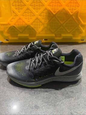 Nike Men's Air Zoom Pegasus 33 Shield Running Shoes NWOT